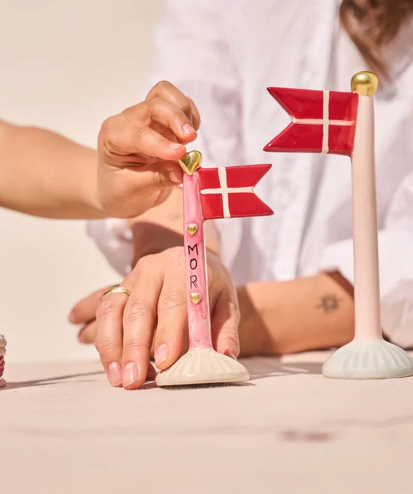 Speedtsberg – Bordflag Til Mor I Keramik